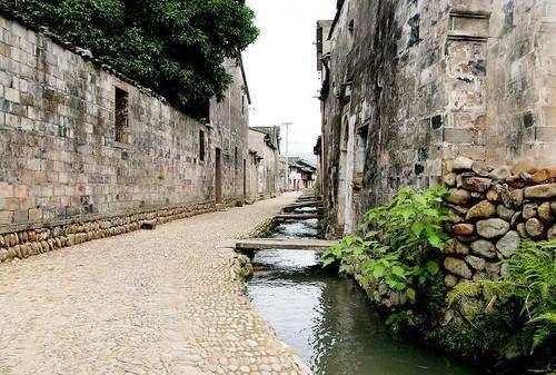 守护云端,东方雨虹TPO助力春秋航空“飞机医院”建设